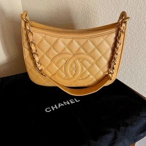 Vintage Authentic CHANEL Timeless Beige CC Logo Quilted Caviar Shoulder Hobo Bag